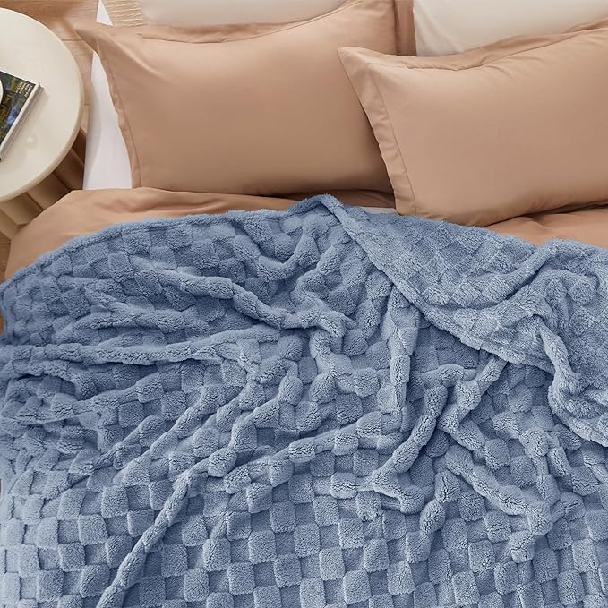 Bedsure GentleSoft King Size Blanket for Bed - Super Soft Cozy Blankets for Women Men Girls, Large Fuzzy Fleece Throw for Bedroom Decor, Ashley Blue,108x90 Inches