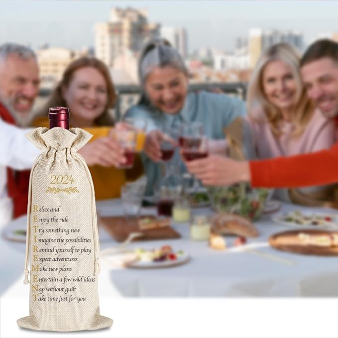 2024 Retirement Gifts for Woman Men, Funny 2024 Retirement Wine Bag Gifts for Colleagues BBF Coworkers Boss Doctors Nurse Teachers Friends Retirees Employees, 1 Wine Bag with 1 Funny Retirement Card