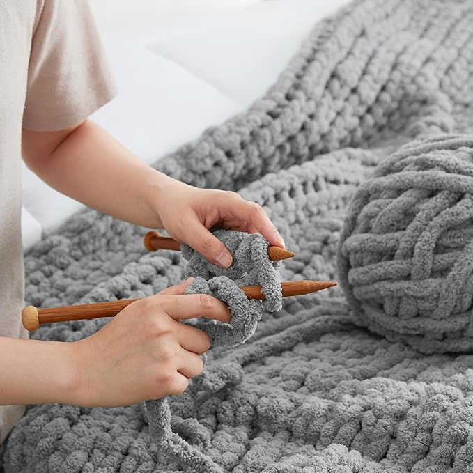 Amélie Home Chunky Knit Throw Blanket for Couch, Soft Chenille Crochet Blanket for Sofa, 50"x60", Light Grey