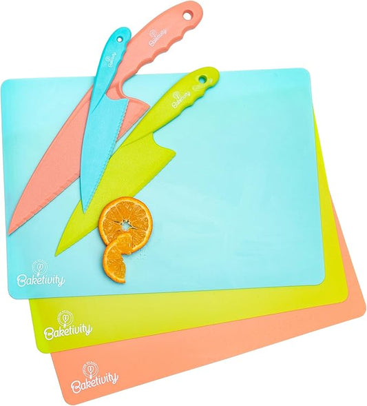 Baketivity 6 Piece Kids Cutting Board and Knife Set | Plastic Knives and Flexible Cutting Boards for Safe and Fun Cooking | Dishwasher Safe Kids Knifes for Real Cooking | Suitable for Children 6+