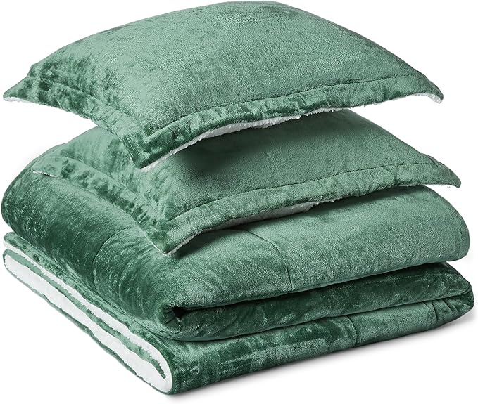 Amazon Basics Reversible Sherpa Comforter Set with Pillow Sham, Green, Queen/Full