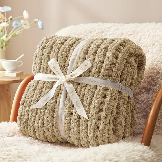 Amélie Home Chunky Knit Throw Blanket for Couch, Soft Chenille Crochet Blanket for Children, 40"x50", Beige