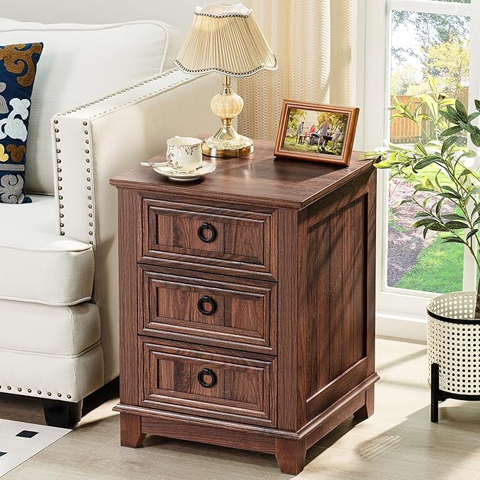 18" Farmhouse Night Stand with 3 Drawers, Wood End Table Dresser for Bedroom, Retro Nightstand, Bed Side Table with Metal Handle, Bedside Cabinet for Bedroom Living Room, Closet