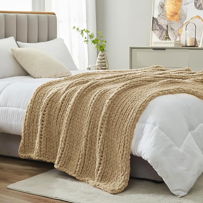 Amélie Home Chunky Knit Throw Blanket for Couch, Soft Chenille Crochet Blanket for Children, 40"x50", Beige