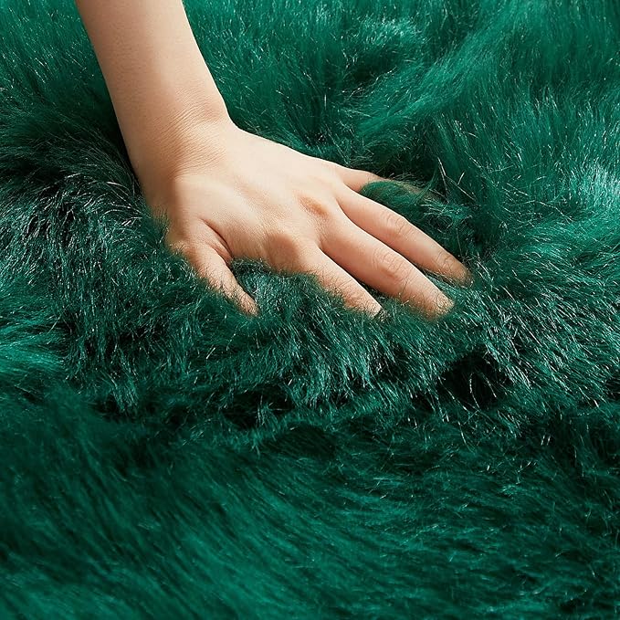 AMTOVO Faux Fur Rug, Dark Green Area Rug, Fluffy Sheepskin Rug, Fuzzy Ultra Soft 2 x 4 ft Shag Rugs for Bedroom Sofa Throw Cushion Room Decor, Sheepskin