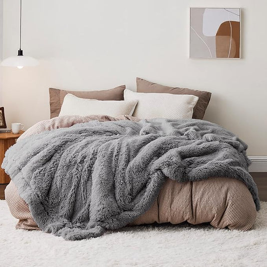 Bedsure GentleSoft Fluffy Grey Blankets Queen Size for Bed, Thick Sherpa Faux Fur Fleece Fuzzy Plush Winter Warm Heavy Soft Queen Blankets, Bedroom Decor Grey Gifts Cozy Gifts for Women Men, 90x90
