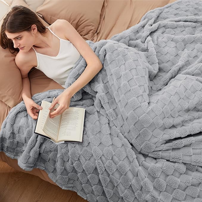 Bedsure GentleSoft King Size Blanket for Bed - Super Soft Cozy Blankets for Women Men Girls, Large Fuzzy Fleece Throw for Bedroom Decor, Silver Grey,108x90 Inches