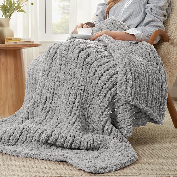 Amélie Home Chunky Knit Throw Blanket for Couch, Soft Chenille Crochet Blanket for Children, 40"x50", Light Grey