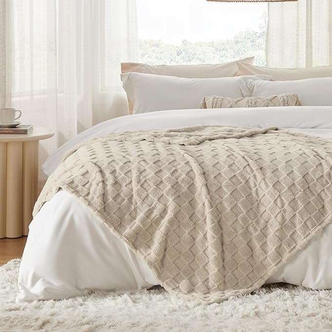 Bedsure GentleSoft Light Brown Twin XL Blanket for Bed - Super Soft Cozy Fleece Blankets for Women, Cute Throws for Girls, Dorm Room Essentials for Girls Teens Back to School, 66x90 Inches